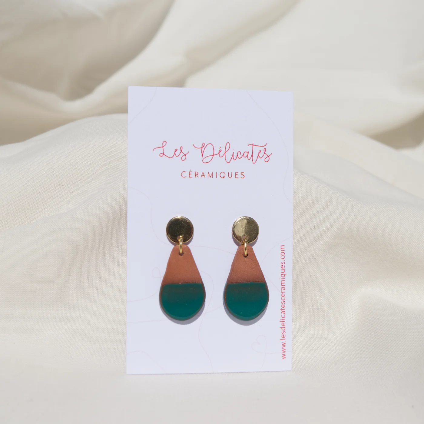 boucle d'oreille en céramique en forme de goutte de terre rouge et verte