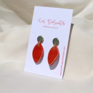 boucles-doreilles-ceramique-plumes-rouges Boucles d'oreilles en forme de plumes rouges