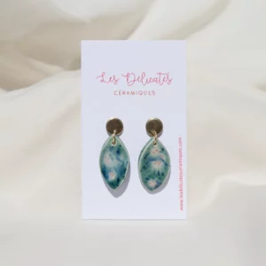 Boucles d'oreilles en forme de plumes vertes éclatantes